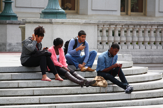 6 Social Media Habits College Students Should Adopt