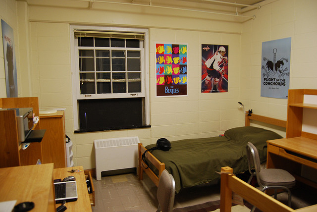 How To Avoid Dorm Damage Fees
